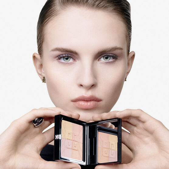 PRISME LIBRE PRESSED POWDER 7G H01
